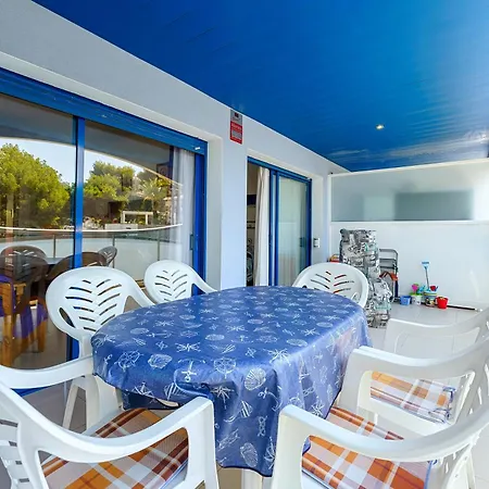 Les Ones Only Families Apartment